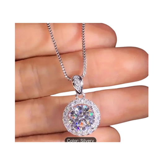 Exquisite Silver Plated Round Cut Zircon Necklace.